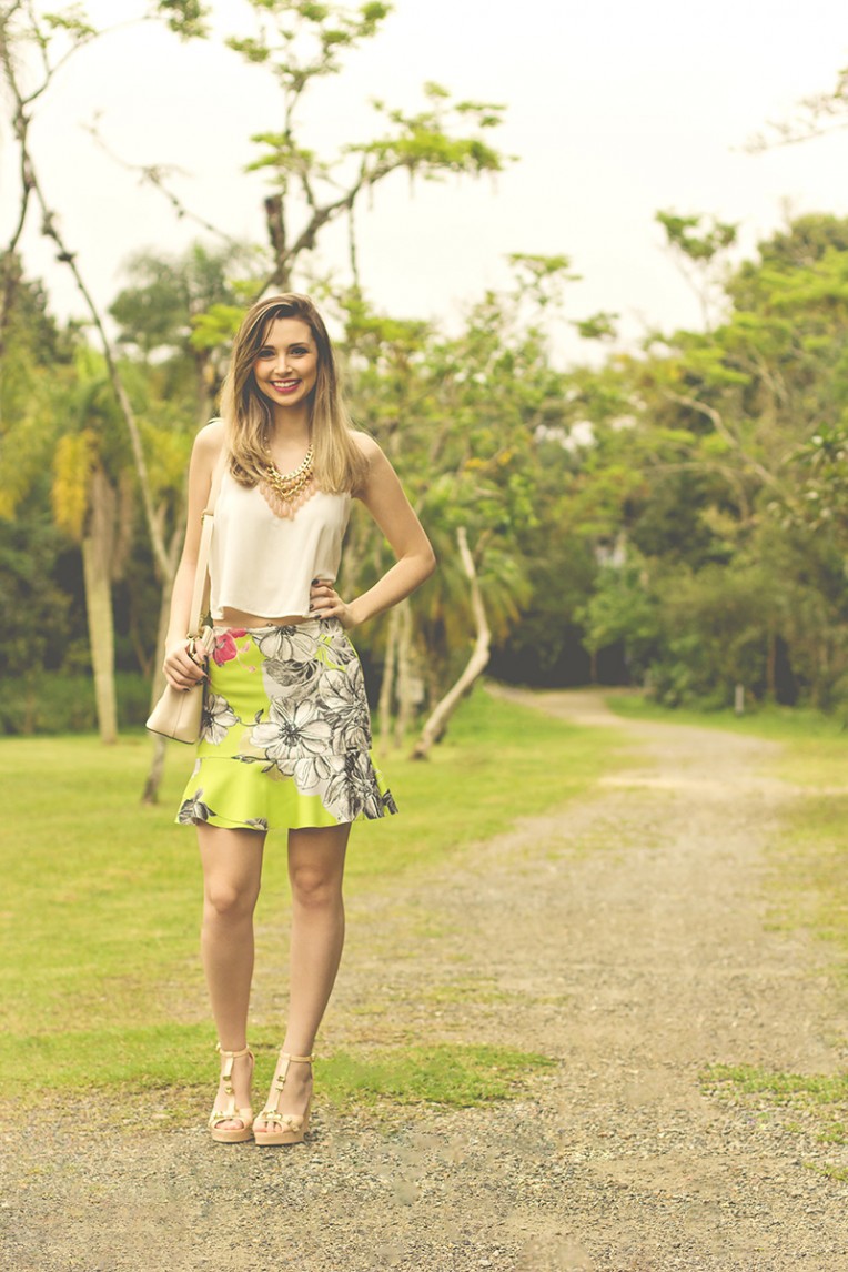 2-look do dia saia estampada colcci