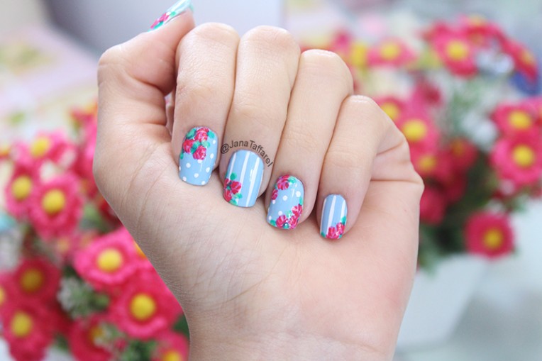 1.1-unhas floral azul e rosa