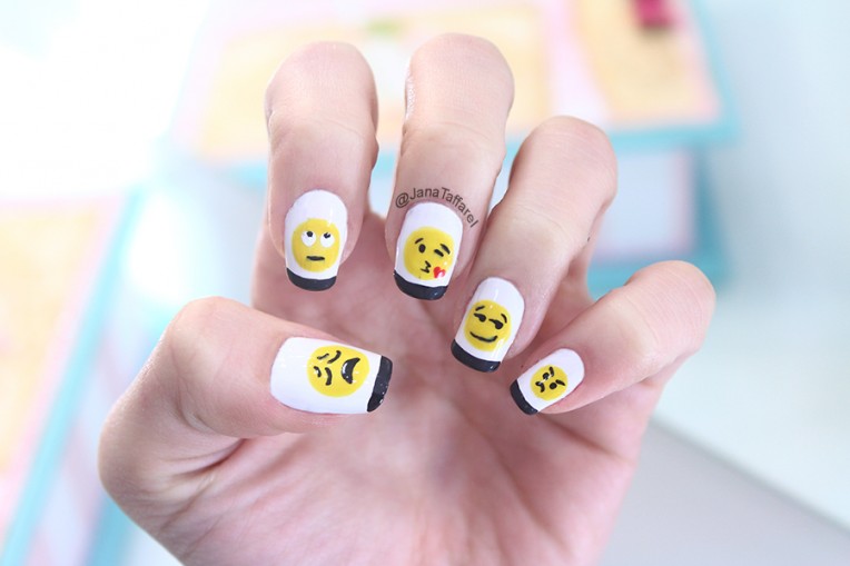 unhas decoradas de emoji2